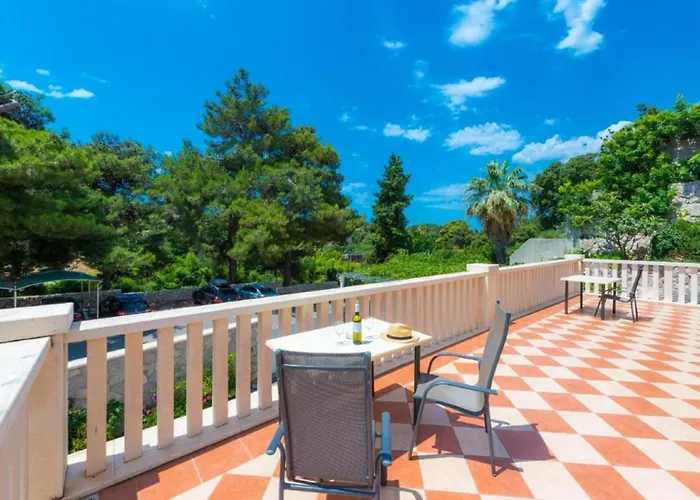 Villa Borna Apartments